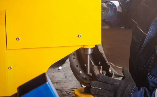 Frezowanie na tokarkach CNC – najważniejsze informacje i zastosowania