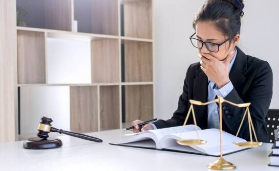 Jakie sprawy obejmuje prawo karne i kiedy pomoc adwokata jest konieczna