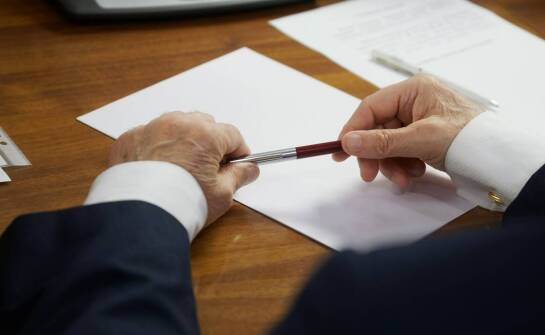 Obowiązki adwokata w postępowaniu sądowym i pozasądowym – kluczowe informacje