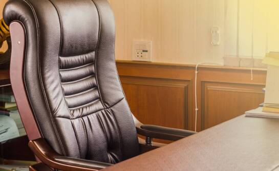 Jak wygląda pierwsza wizyta w kancelarii adwokackiej i czego się spodziewać