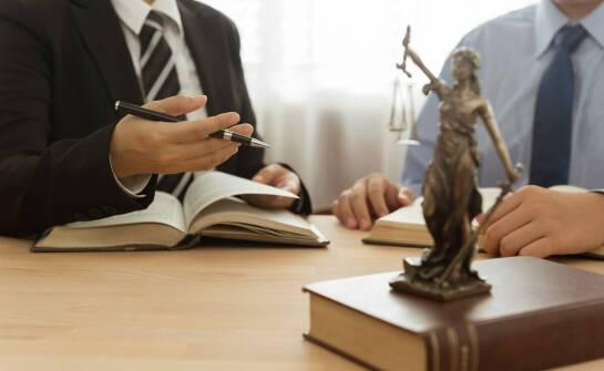 Zadania adwokata – jak wygląda codzienna praca w kancelarii prawnej