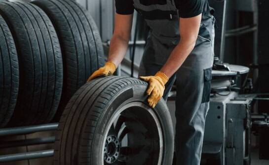 Najważniejsze informacje o serwisie opon przemysłowych – co warto wiedzieć