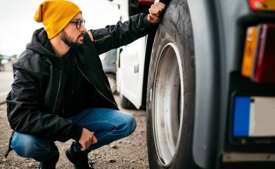 Serwis opon ciężarowych – najczęstsze pytania i praktyczne odpowiedzi