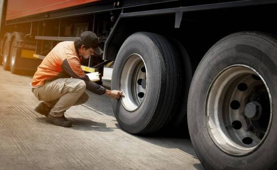 Serwis opon ciężarowych – etapy obsługi i najważniejsze korzyści