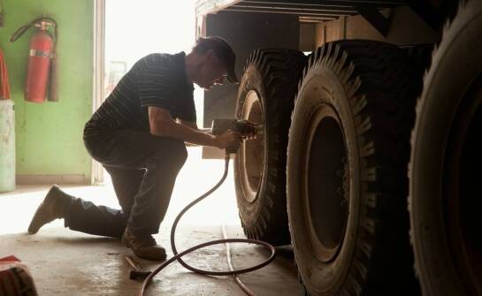 Serwis opon rolniczych – najczęstsze problemy i skuteczne rozwiązania