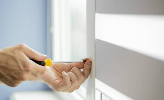 Jak przebiega montaż żaluzji? Praktyczne wskazówki i sprawdzone metody