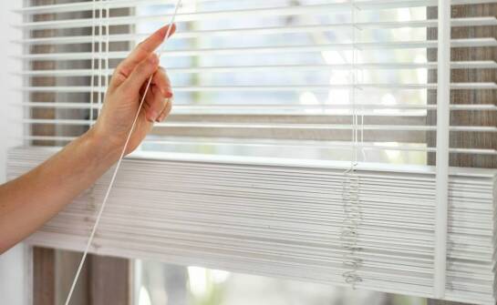 Montaż rolet krok po kroku – wszystko, co warto wiedzieć przed wyborem
