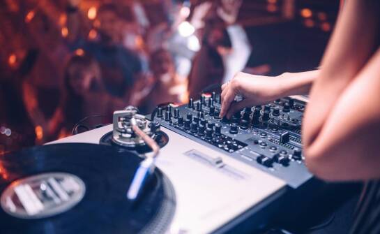 DJ Tomasz Wygoda – sekrety udanej zabawy i najciekawsze muzyczne sety