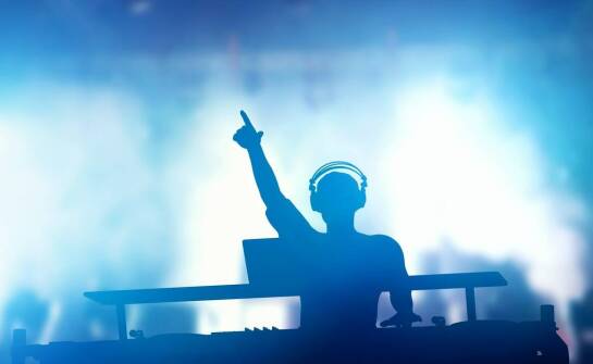 DJ Tomasz Wygoda – jak powstają wyjątkowe sety i atmosfera na parkiecie