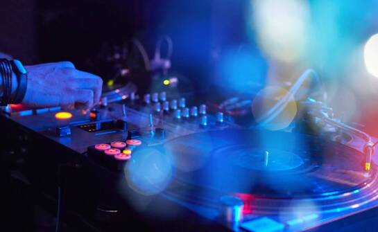 DJ Tomasz Wygoda – najpopularniejsze style muzyczne i hity parkietów