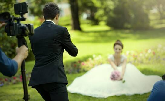 Fotoreportaże ślubne – jak powstają niezapomniane historie ze zdjęć