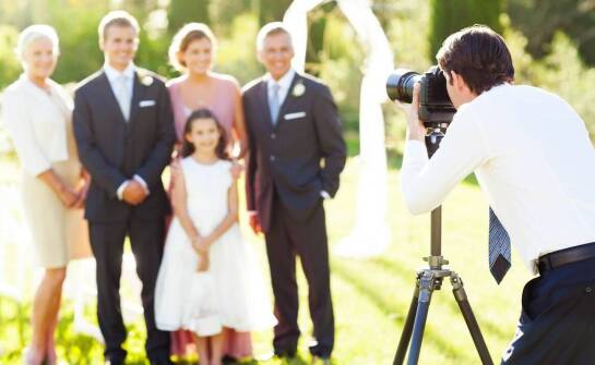 Fotoreportaże ślubne – jak tworzyć poruszające opowieści obrazem