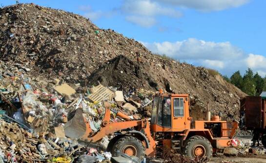 Jak zorganizować legalny i bezpieczny wywóz odpadów z budowy