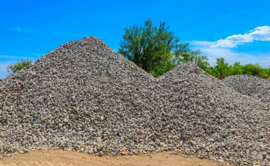 Jak efektywnie zorganizować wywóz żwiru podczas prac budowlanych