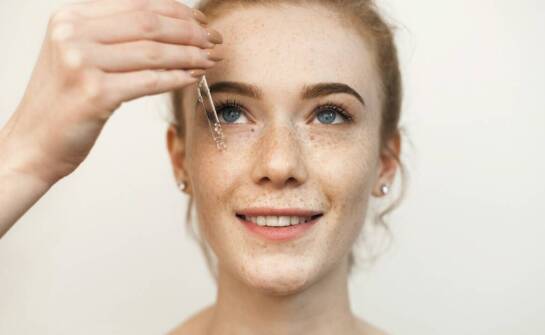 Sposoby na zwiększenie jędrności skóry twarzy – przegląd dostępnych zabiegów