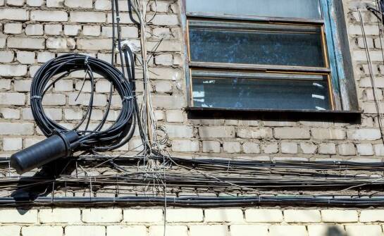 Jak szybko rozpoznać uszkodzenia w kablach i skutecznie je zlokalizować
