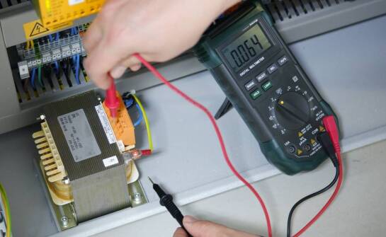 Próby napięciowe kabli SN – kluczowe informacje i znaczenie dla bezpieczeństwa