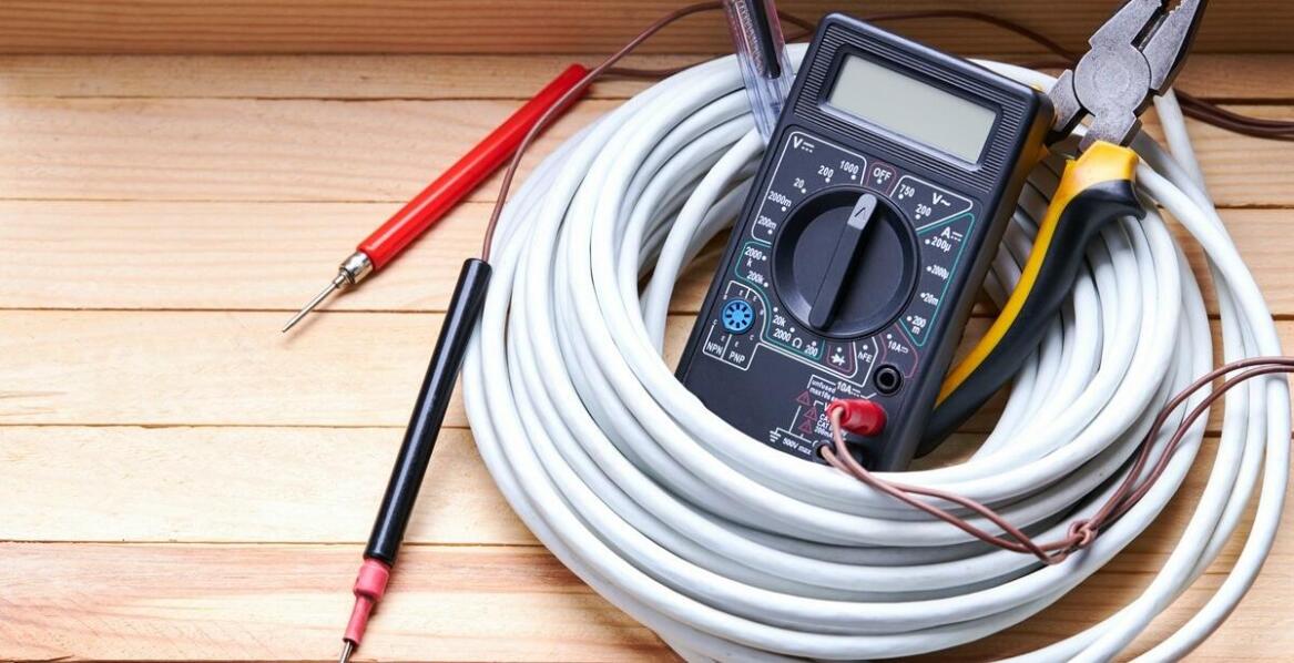 Najważniejsze zasady pomiaru rezystancji izolacji w kablach wysokiego napięcia