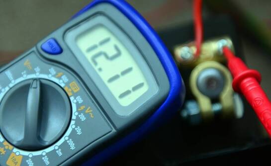 Pomiar napięcia rażenia dotykowego – podstawy, zasady i praktyczne znaczenie