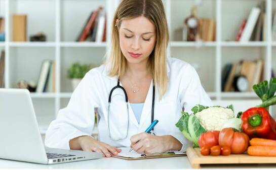 Jak dietetyka kliniczna wspiera zdrowie i pomaga w walce z chorobami