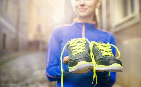 Jak dbać o obuwie damskie do biegania aby przedłużyć jego życie?