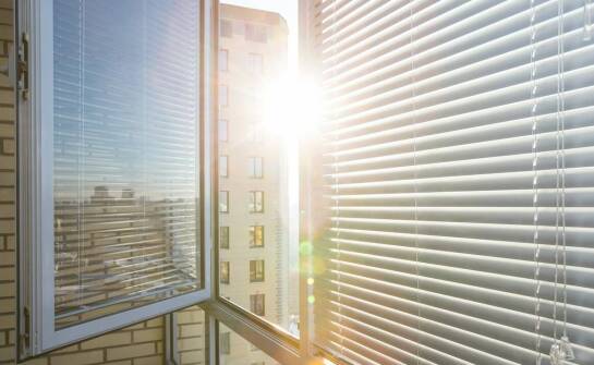 Rolety zewnętrzne – skuteczny sposób na bezpieczeństwo i wygodę w domu