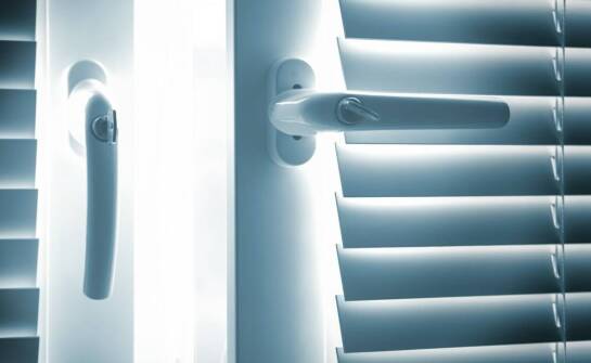 Rolety zewnętrzne – jak wybrać idealne rozwiązanie do swojego domu