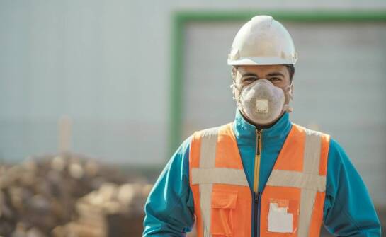 Ubrania ochronne – zastosowania, materiały i znaczenie w różnych branżach