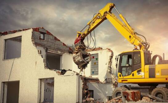 Etapy wyburzeń krok po kroku – jak wygląda proces i jakie są zasady