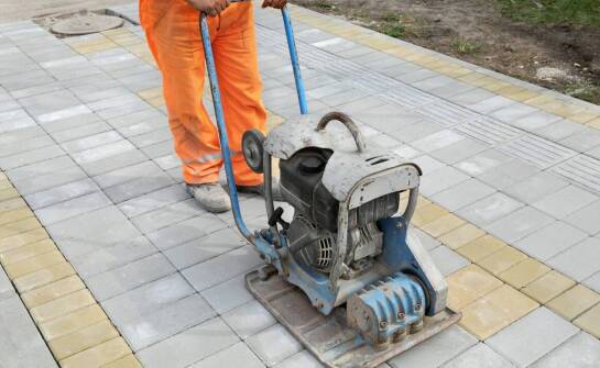 Najciekawsze pomysły na wykorzystanie kostki brukowej w aranżacji posesji