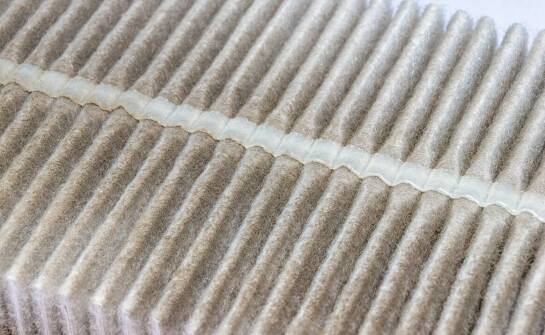 Włóknina F5 – kluczowe właściwości i szerokie zastosowanie w filtracji powietrza