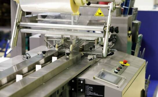 Maszyny pakujące Simpack – funkcje, zastosowania i korzyści w przemyśle