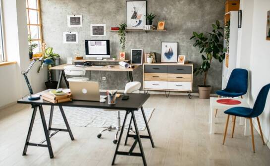 Trendy i inspiracje w wyposażeniu pomieszczeń – praktyczne porady i pomysły