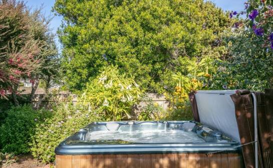 Dom z jacuzzi na wynajem – relaks i komfort w górskim otoczeniu natury