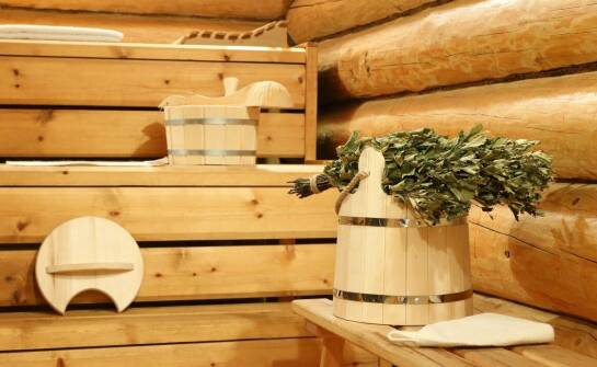 Strefa relaksu w luksusowym domu z sauną – inspiracje i aranżacje wnętrz