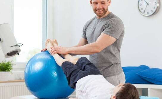 Fizykoterapia – zastosowanie, metody i efekty terapii fizykalnej