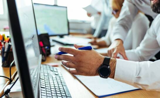 Ubezpieczenia – kluczowe informacje o polisach i ochronie w różnych sytuacjach