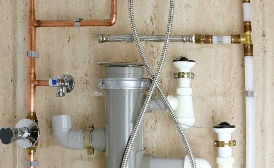 Instalacje sanitarne Pexal – zastosowanie, trwałość i najważniejsze cechy