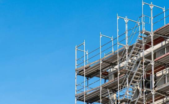 Najważniejsze informacje o wynajmie rusztowań – co warto wiedzieć?