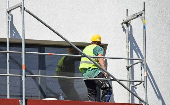 Rusztowania w budownictwie – kiedy opłaca się skorzystać z wypożyczalni