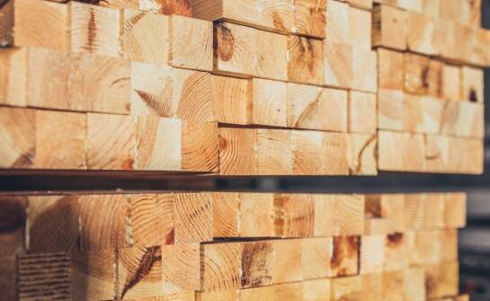 Jak wybrać brykiet drzewny? Rodzaje, właściwości i najważniejsze informacje