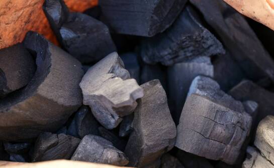 Węgiel jako źródło ciepła – rodzaje, zastosowanie i istotne aspekty wyboru