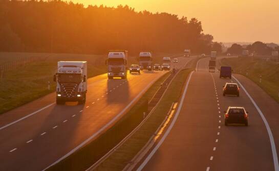 Międzynarodowy transport drogowy – jak przebiega i jakie ma znaczenie