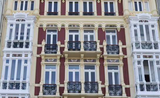 Najpopularniejsze materiały i technologie stosowane na elewacjach budynków