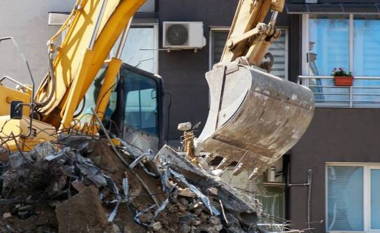 Wyburzanie ścian nośnych – najważniejsze zasady i kwestie bezpieczeństwa