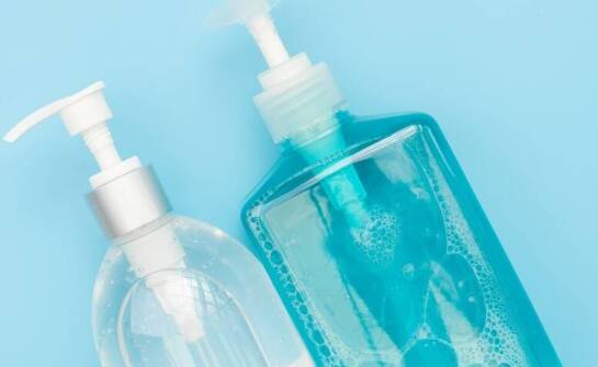 Butelki do płukania oczu – kiedy są niezbędne i jak działają?