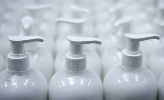 Jak działają butelki do płukania oczu i kiedy warto je stosować