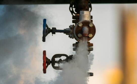 Kotły parowe w przemyśle – zastosowania, bezpieczeństwo i efektywność działania