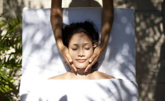 Odkryj wyjątkowe działanie masażu balijskiego na ciało i umysł