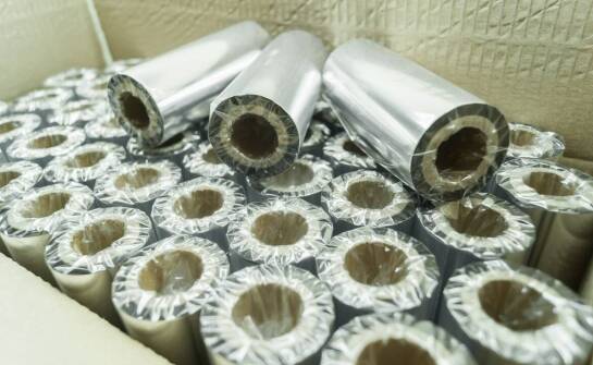 Producent opakowań foliowych – jak wygląda proces tworzenia i kontroli jakości